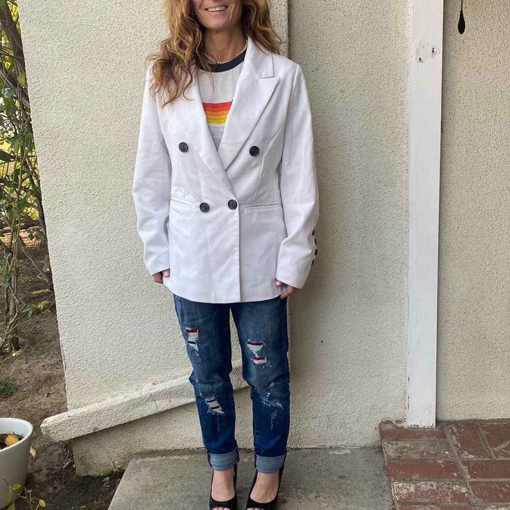 RESET by Jane gorgeous white blazer. So classy and stylish!! Great pockets - Picture 2 of 10